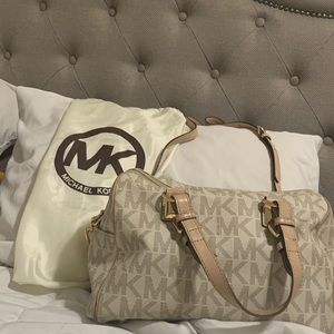 Michael Kors vanilla purse